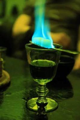 苦艾酒 诱惑与灵感的绿色精灵