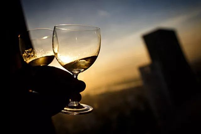 敬2020一杯酒，愿世间一切安好